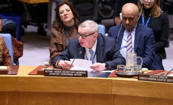 Александр Зуев, исполняющий обязанности заместителя Генерального секретаря по борьбе с терроризмом, выступает на заседании Совета Безопасности.